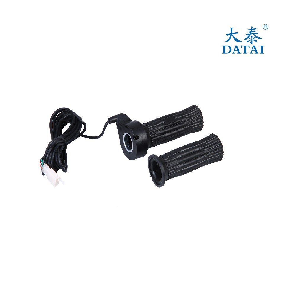 Datai Throttle Set - View 2